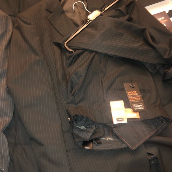 Men’s suit - Picture 2 of 2